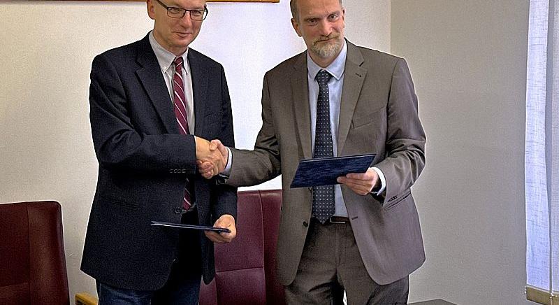 Hidrogéntechnológiai együttműködést kötött a Dunaújvárosi Egyetem és a szakszövetség