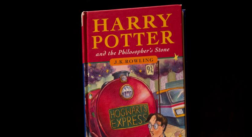 Több mint 53 ezer euróért kelt el a Harry Potter és a bölcsek köve első kiadása egy árverésen