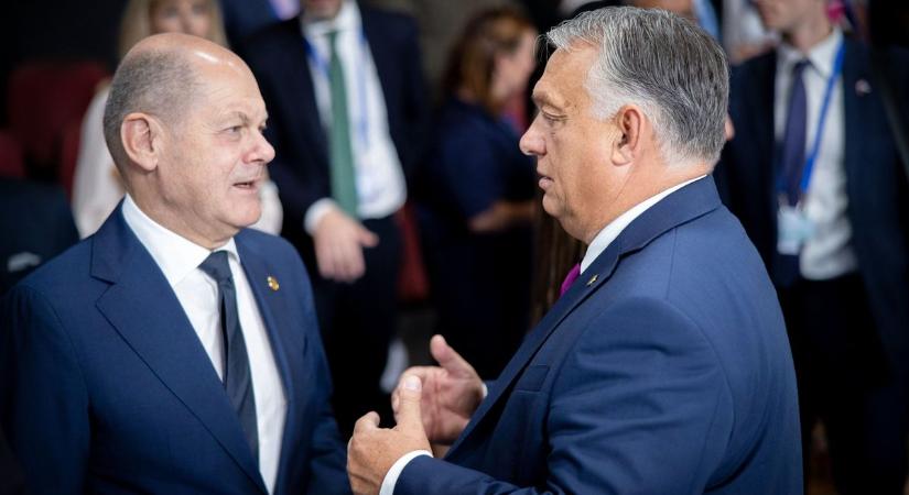 Orbán Viktor a német kancellárral tárgyal Berlinben