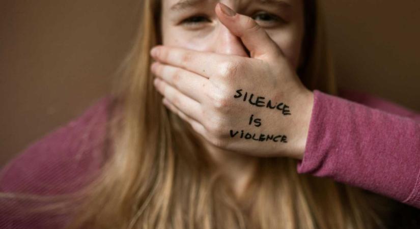 Pénzbírsággal sújtják az online szexuális zaklatókat Ukrajnában