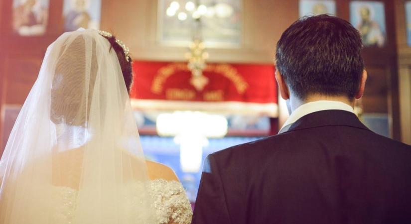 Összeházasodott 31 évvel fiatalabb nevelt fiával egy orosz nő