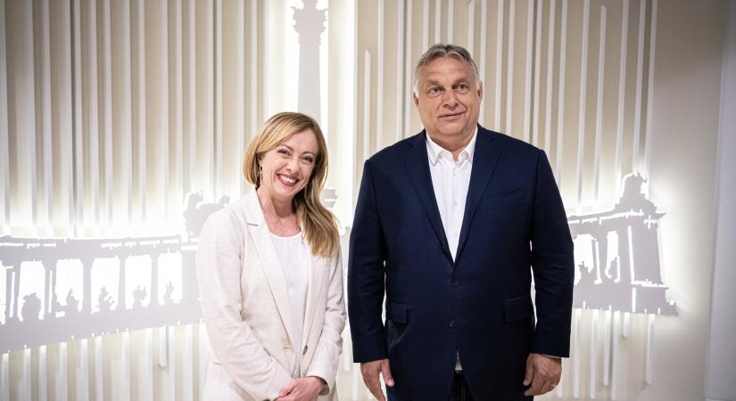 Hiába örül Orbán Viktor a szélsőjobboldali áttörésnek, nem neki áll a zászló