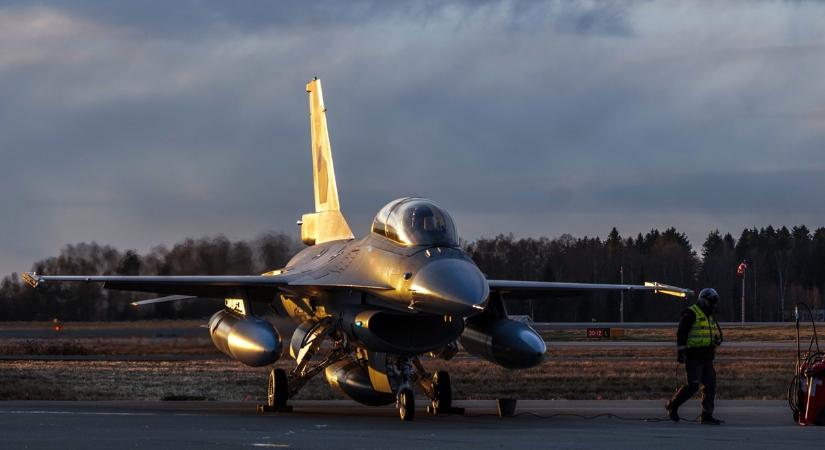 Már idén nyáron megérkezhetnek az első holland F–16-os vadászgépek Ukrajnába