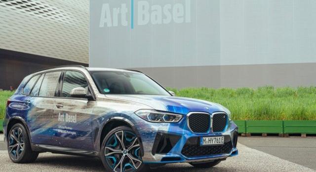 Ismét műalkotás lett a BMW technikából Bázelben