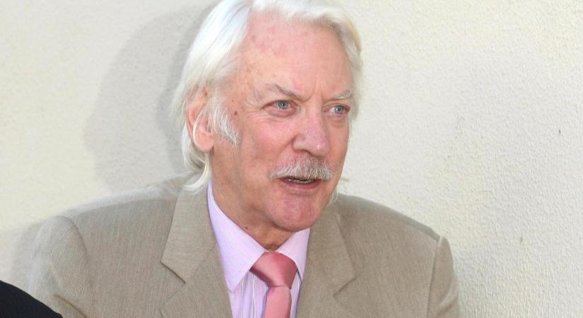 Feketében a világ: meghalt Donald Sutherland