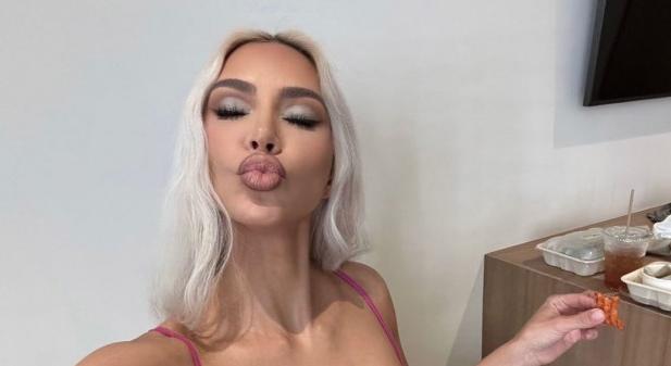 Egyvalaki örül Taylor Swift és Billie Eilish botrányának: Kim Kardashian