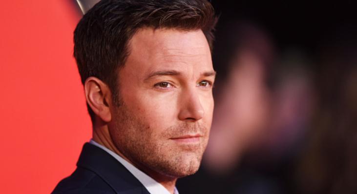 Ben Affleck elárulta, miért tűnik olyan szomorúnak és dühösnek a lesifotókon