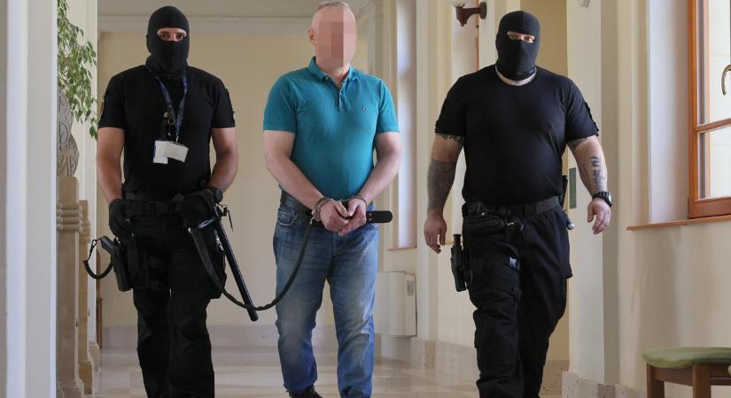 Öngyilkosságra készült a pécsi bankrabló rendőr – A szerencsejátékon bukott millióit próbálta pótolni K. Igor