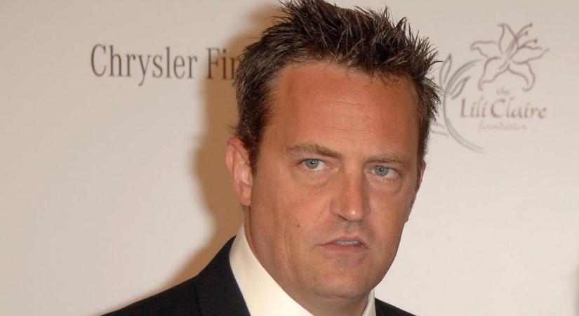 Ismert színészt hallgattak ki a hatóságok Matthew Perry halálának ügyében, a gyilkosság lehetősége sincs kizárva