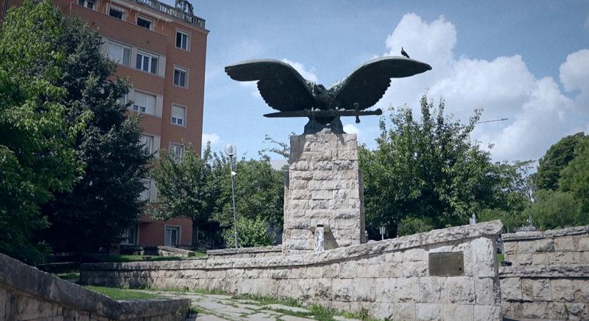 Célpontban a Turul-szobor  videó