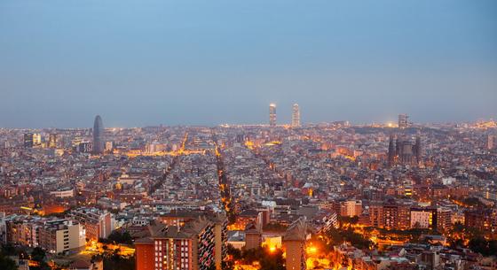 No mas: Barcelonában 2028-ig betiltják a turistáknak történő lakáskiadást