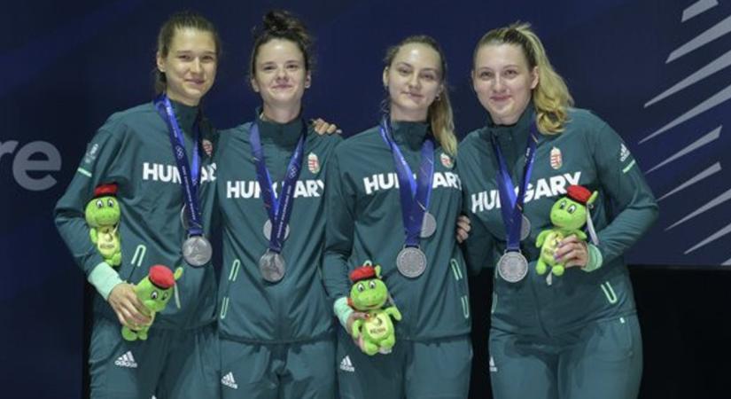 Vívó Eb - Ezüstérmes a női párbajtőrcsapat