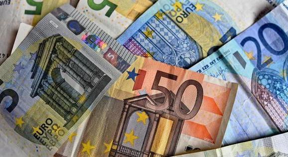 Siessen a pénzváltóba, ha jó áron szeretne eurót venni!
