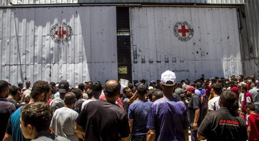 Légicsapás a Vöröskereszt gázai irodája közelében: 22-en haltak meg, sok a sebesült