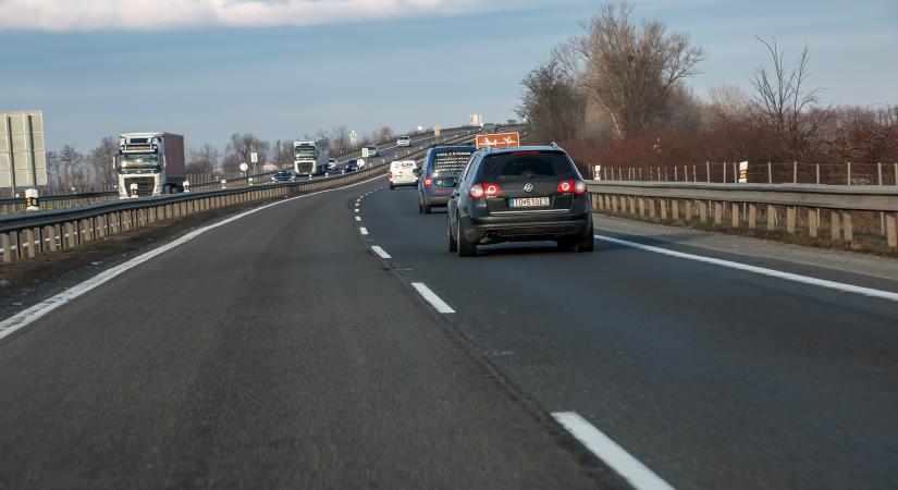 Árban veri a magyart a szlovák egynapos matrica