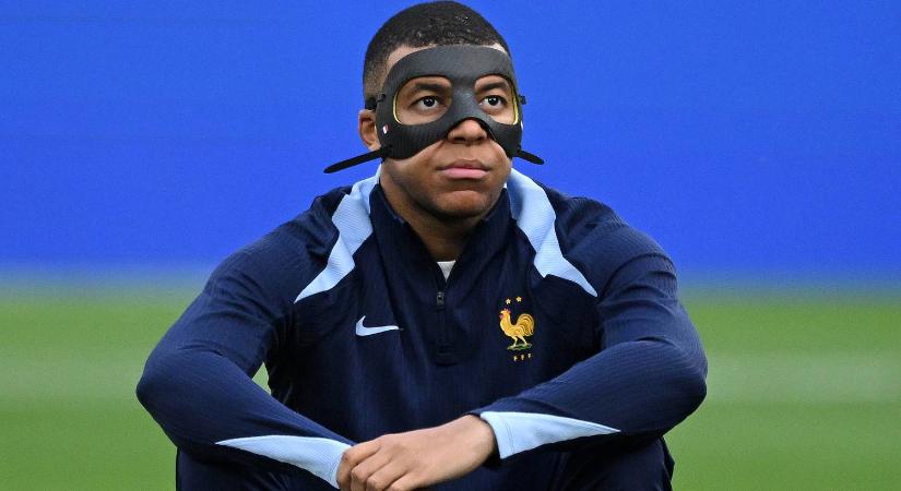 Közel 40 milliárdot követel a törött orrú Mbappé