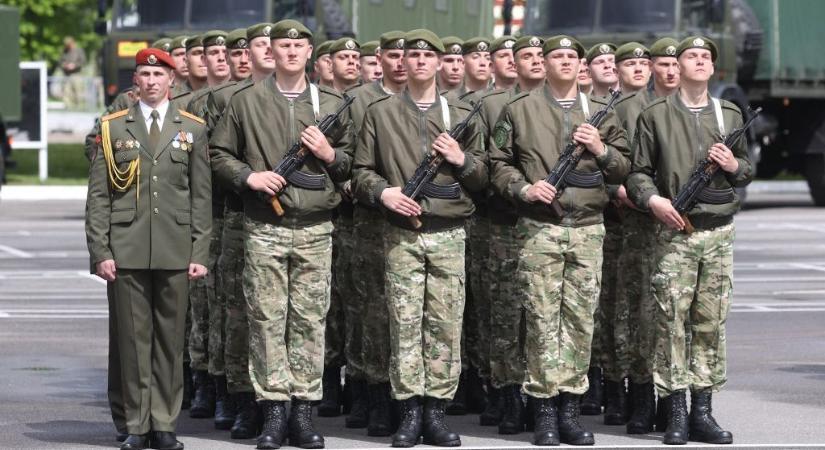 Készültségbe helyezték a fehérorosz hadsereget