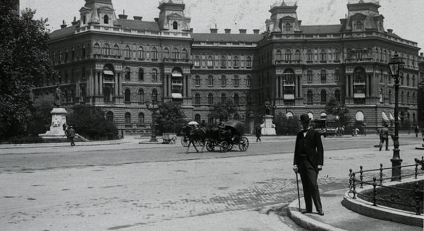 Budapest elveszett tetődíszei – A Hübner udvar a Kodály köröndön