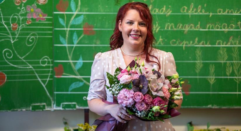 Hónapokig készült titokban: így búcsúztatta diákjait a debreceni tanárnő – fotókkal, videóval
