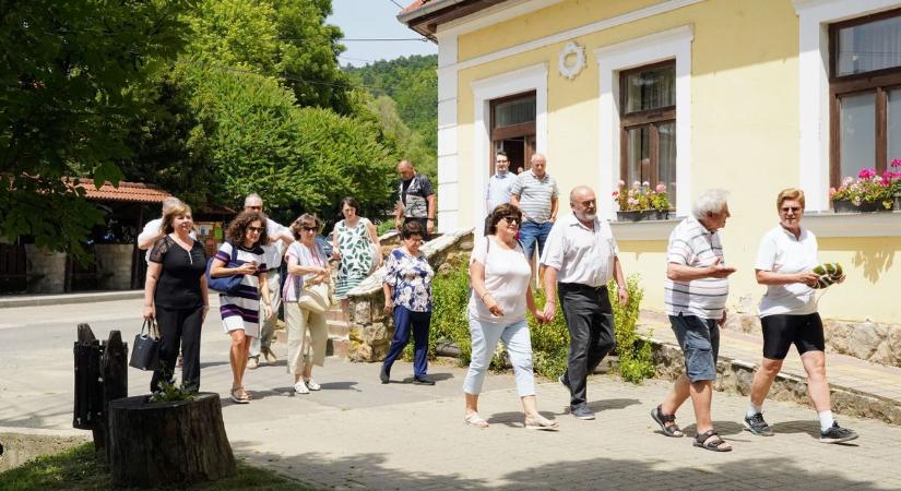 A nógrádi jogászok túrával és koszorúzással emlékeztek a jogtudósra (fotók)