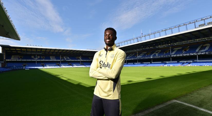 20 éves angol középpályással erősít az Everton – HIVATALOS