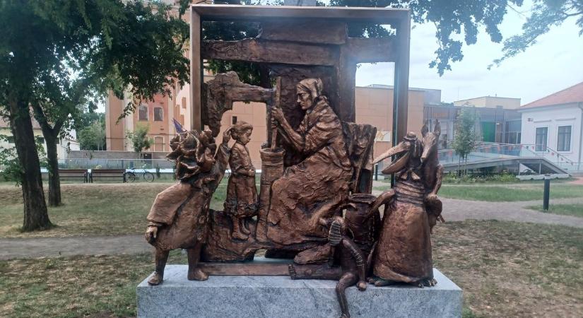 Felavatták a Munkácsy Negyed negyedik köztéri szobrát