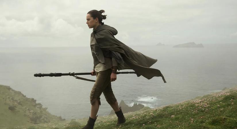 "A legjobban Rey utazása érdekel női Jediként": A Daisy Ridley által megformált karakterre fókuszáló Star Wars-epizód rendezője beszélt egy kicsit a készülő filmjéről
