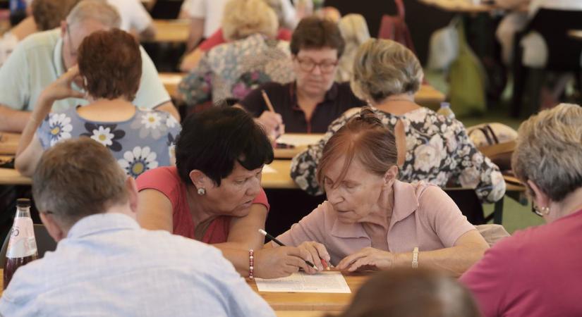 Kétszáznál is több rejtvényfejtő mérte össze tudását (galéria)