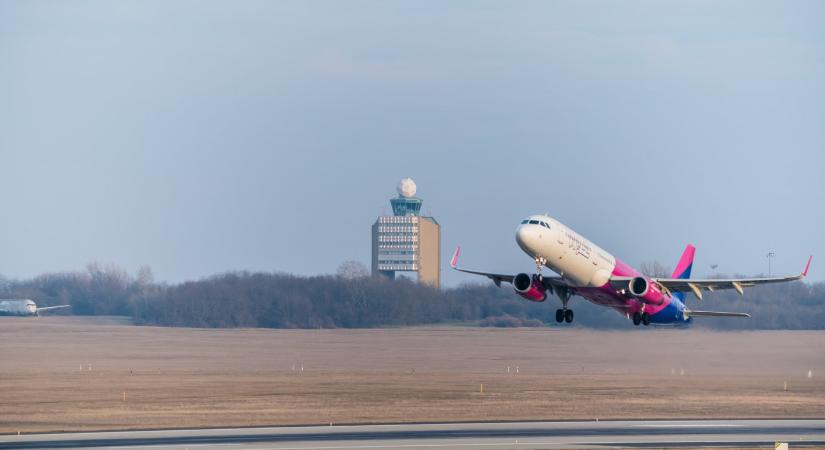 18 órája várják a Wizz Air utasai Rómába, hogy hazainduljon Budapestre a gépük