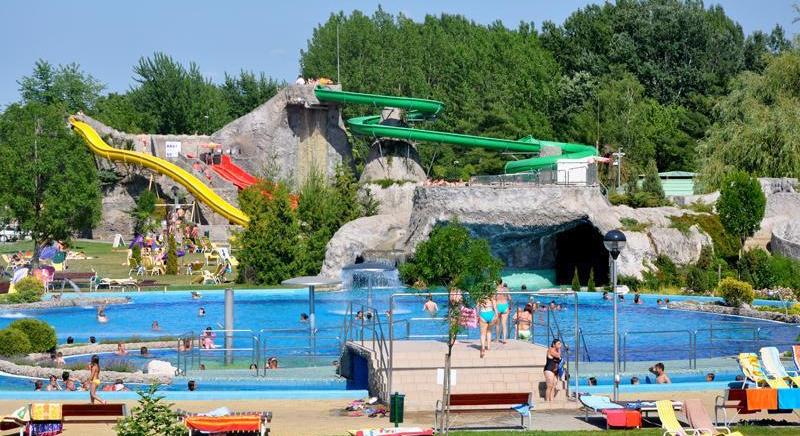 Egy időre bezárt a kaposvári strand egy medencéje