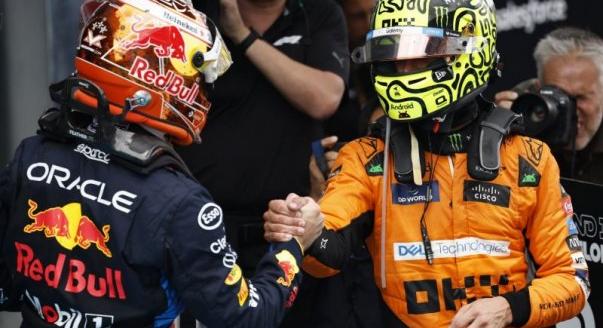 Verstappen nyert, a McLaren a legjobb – vasárnapi F1-es hírek