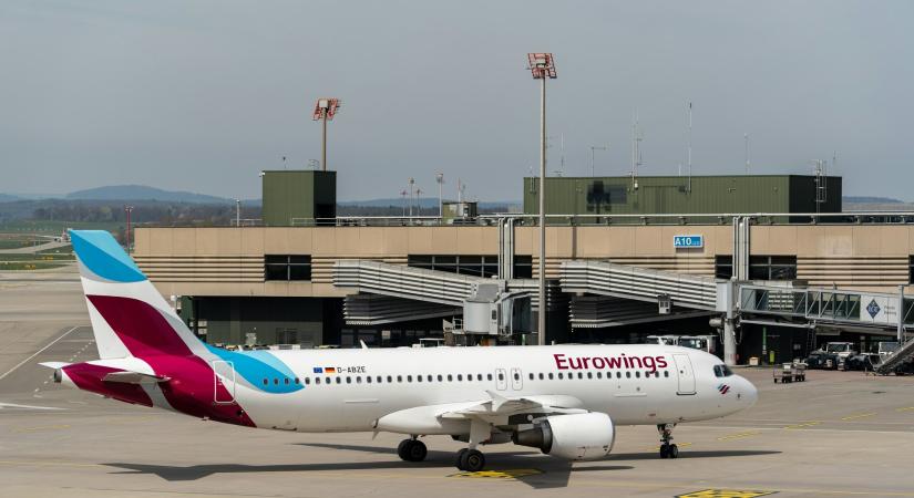 Még mindig nem indult el az Eurowings szurkolókkal teli járata Stuttgartba, az utasok lemaradnak a meccsről