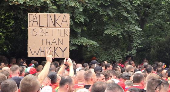 „Pálinka is better than whiskey” – így vonultak a magyar szurkolók a skótok elleni meccsre