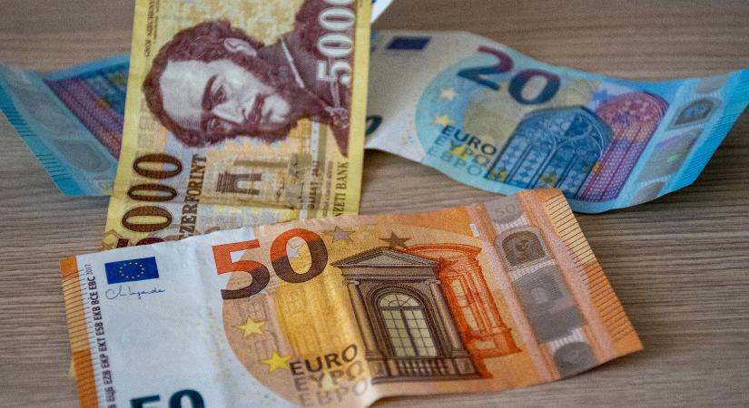 A forint is továbbjutásra áll – ennyit ér most a pénzünk hétfőn