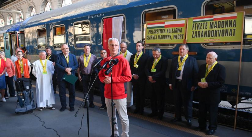 Elindult a Fekete Madonna zarándokvonat Budapestről Czestochowába