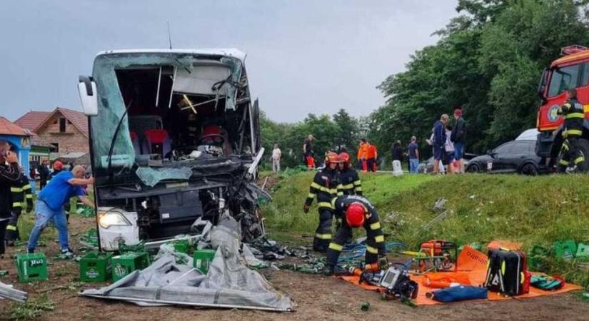 Súlyos buszbaleset történt Felsőporumbáknál