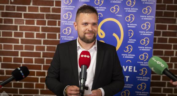 Győr új polgármestere: "A hatalommániás Dézsi Csaba nem bírja elengedni a székét "