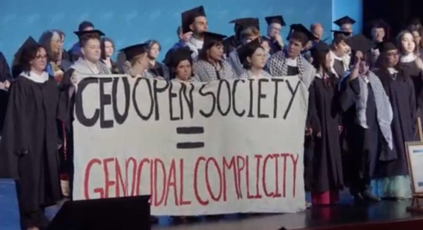 Genderszakos palesztinpárti diákok zavarták meg a Soros György alapította CEU diplomaosztóját