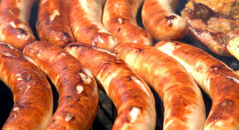 Így készíthetünk isteni bajor grillkolbászt