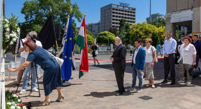 Holokauszt áldozatai előtt hajtottak fejet Salgótarjánban