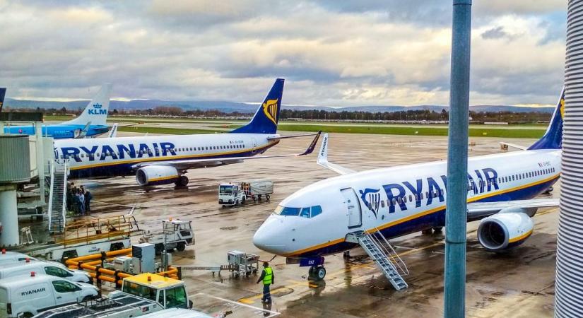 20 órája várják az utasok Barcelonába, hogy hazahozza őket a Ryanair