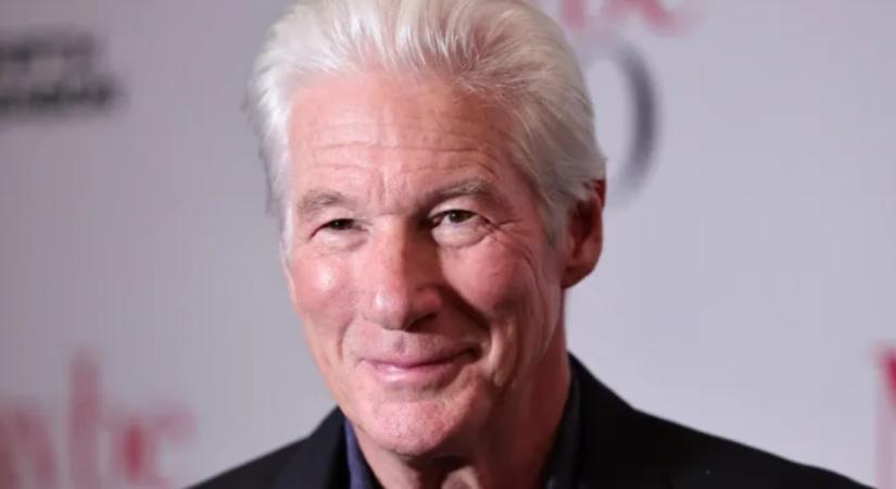 Richard Gere már kicsit ”nagypapás” lett, de a huszonéves fia igazi szívtipró