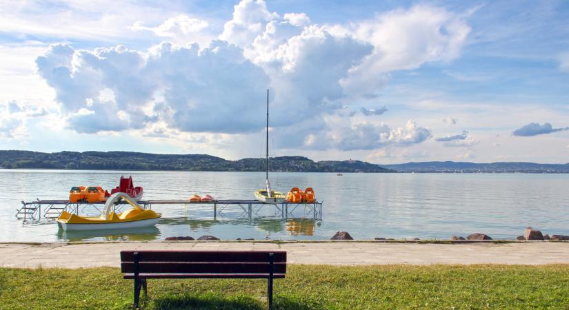 Nem csak a vendéglátósok élnek a turistákból: fokozott rendőrségi jelenlétet igényel a Balaton