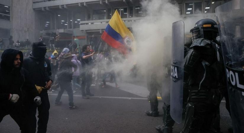 Kolumbiában újra tárgyalóasztalhoz ül a kormány és a gerillák