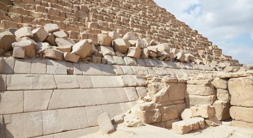A közfelháborodás elsöpörte a Gízai piramisfelújítást3