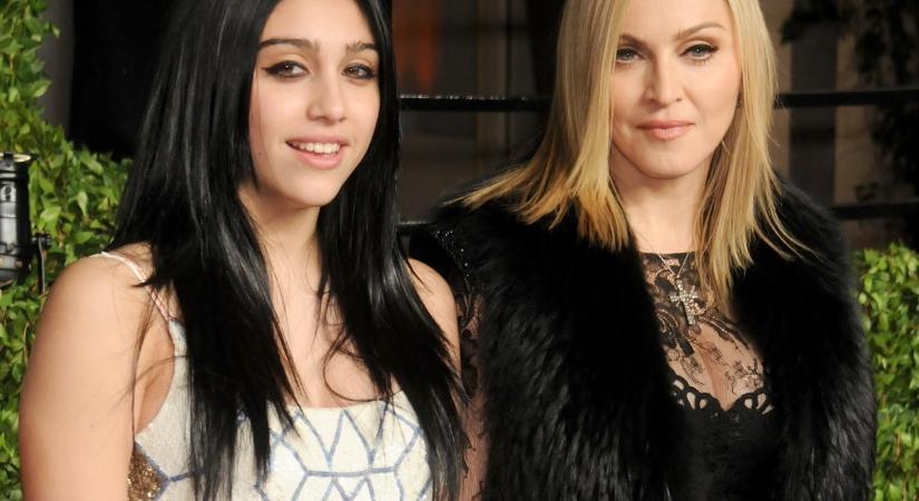 Madonna 24 éves lánya is nekivetkőzött