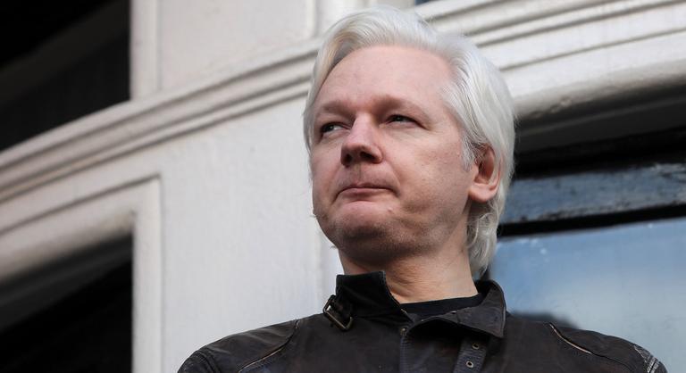 Több mint 1900 nap börtön után Julian Assange vádalkut kötött az amerikai kormánnyal