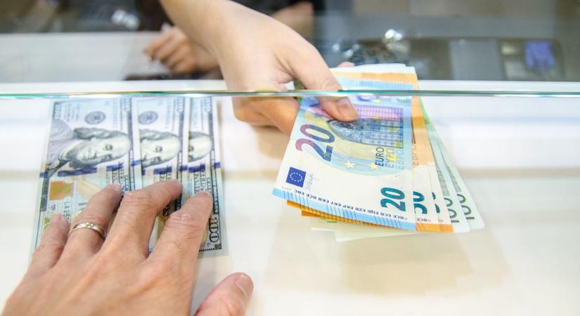 Váltanál egy kis dugipénzt a nyaralásra? Így áll a forint