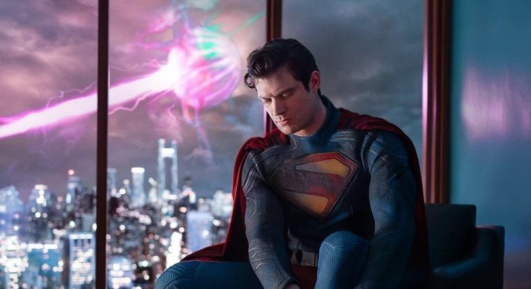 Friss képeken a DC új Supermanje és egy másik fontos karakter