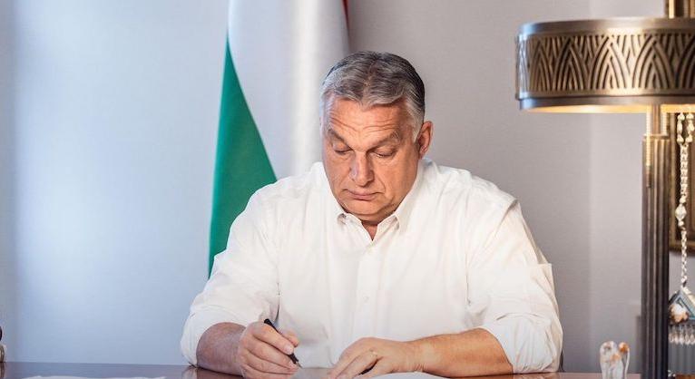 Orbán részvétet nyilvánított, mert meghalt a konvoját kísérő német rendőr